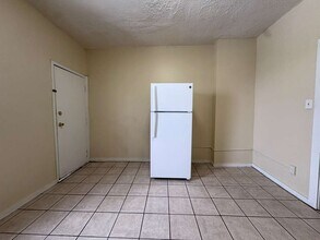 33 Dickerman St, Unit 3 in New Haven, CT - Foto de edificio - Building Photo