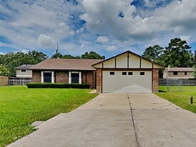 24507 Fir Ridge Ct in Huffman, TX - Building Photo