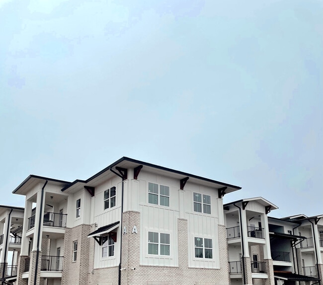 1445 W Broad St, Unit B205