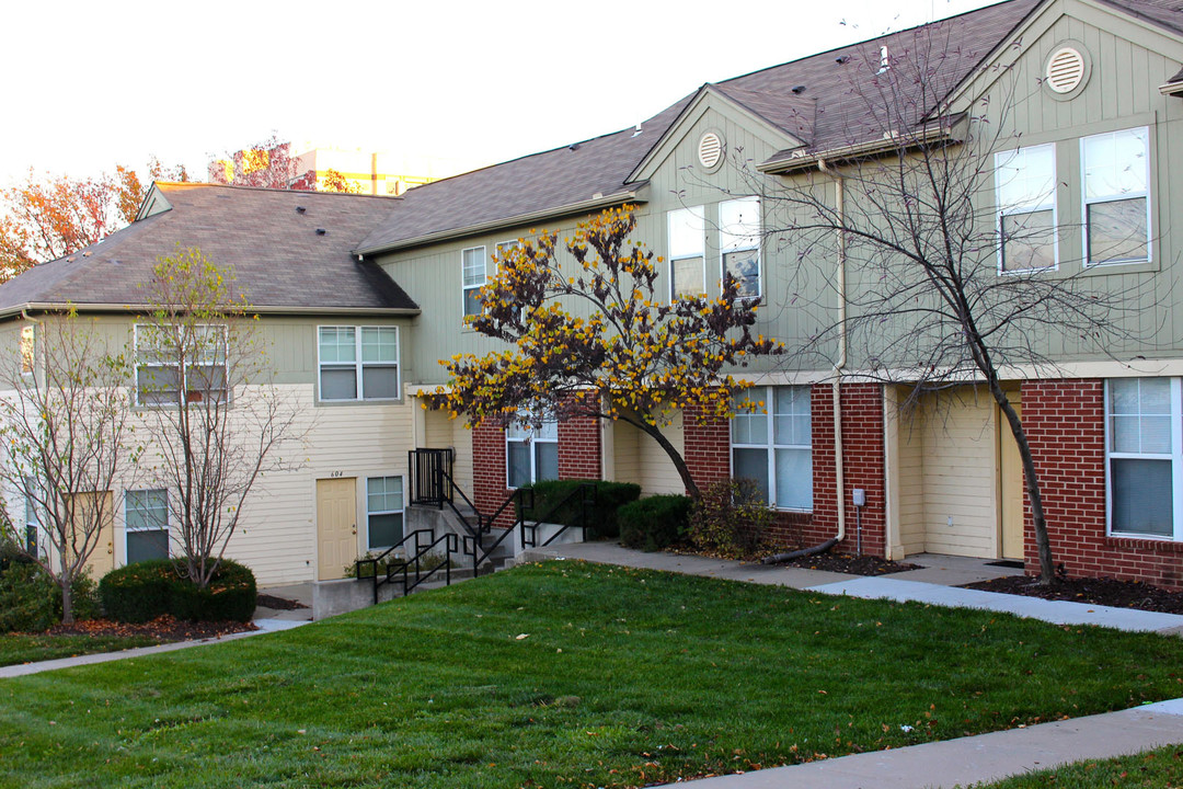 Turtle Hill Townhomes in Kansas City, KS - Building Photo