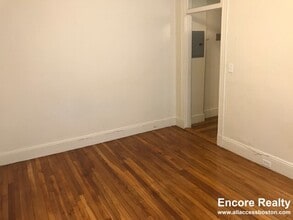 160 Ipswich St, Unit 42 in Boston, MA - Building Photo - Building Photo