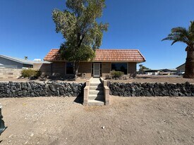1398 Tonto Dr in Bullhead City, AZ - Building Photo