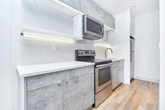 56 Frost St, Unit 1D in Brooklyn, NY - Building Photo - Building Photo