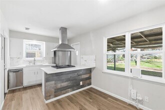 404 Seminole Dr in Austin, TX - Building Photo - Building Photo