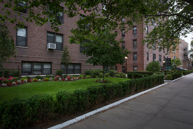 Fairfield At Far Rockaway in Far Rockaway, NY - Foto de edificio - Building Photo