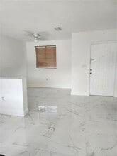 312 NW 114th Ave in Miami, FL - Building Photo - Building Photo