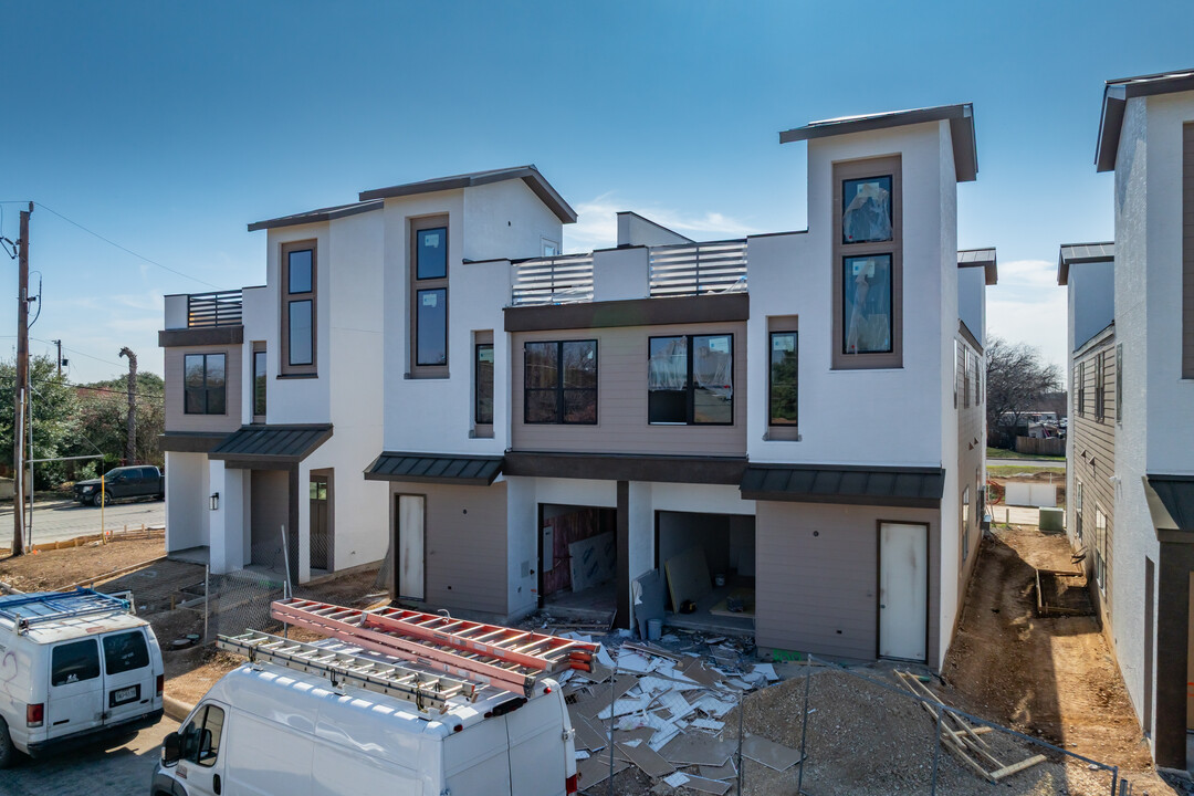 5150-5151 Northtrail Dr in San Antonio, TX - Building Photo