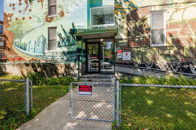 1955 Saint-Jacques Rue in Montréal, QC - Building Photo - Building Photo