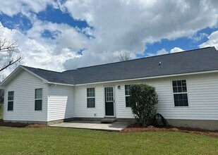 166 Meadow Ln in Ashburn, GA - Building Photo - Building Photo