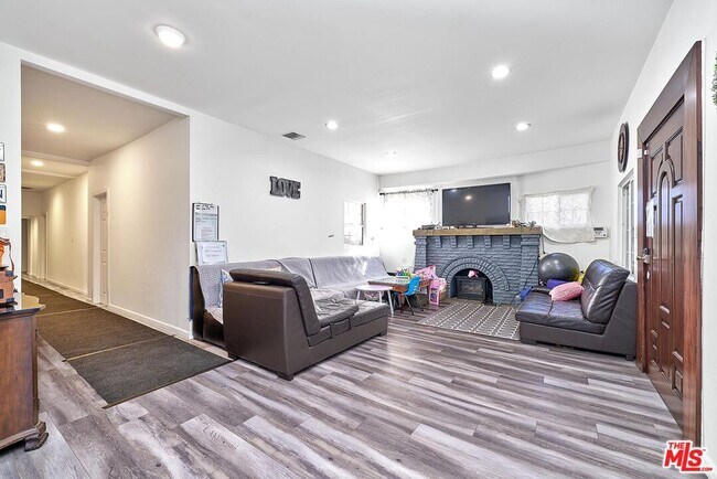 162 S Ardmore Ave in Los Angeles, CA - Building Photo - Building Photo