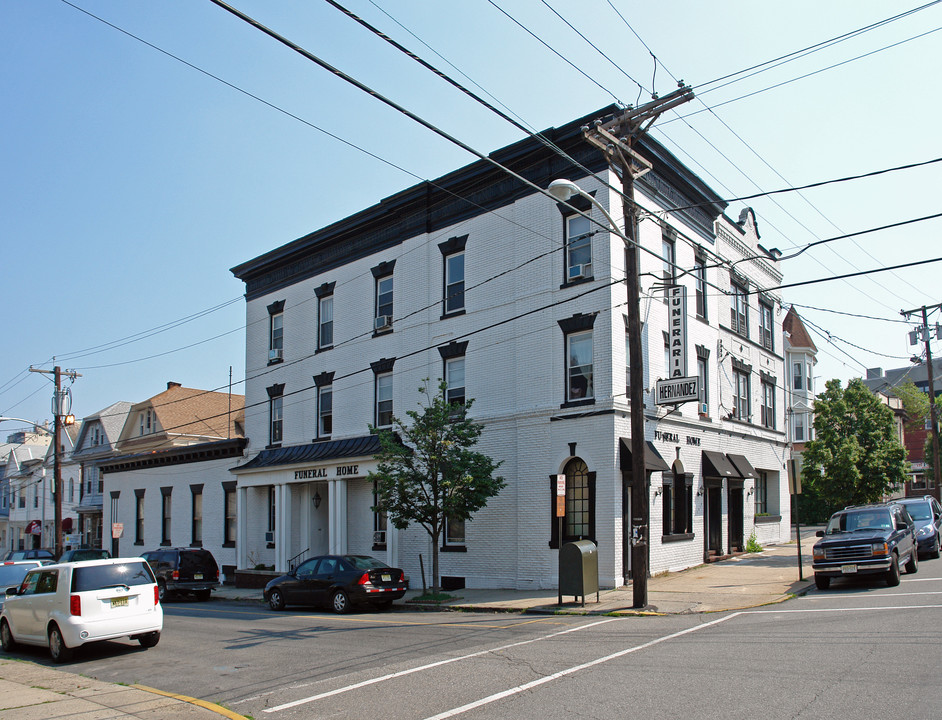 Building 1 of 2 in Union City, NJ - Building Photo