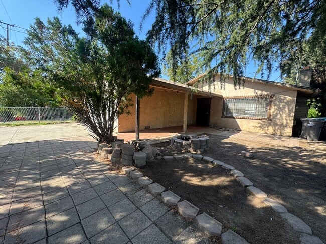 43 E Jefferson St in Stockton, CA - Building Photo - Building Photo