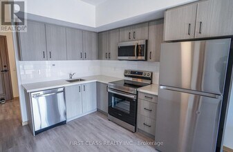 3445 Sheppard Ave E in Toronto, ON - Building Photo - Building Photo