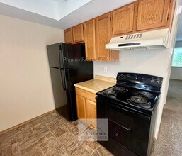 1263 Soaring Eagle Dr in Colorado Springs, CO - Foto de edificio - Building Photo