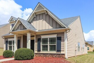 2950 E Captiva Dr in Douglasville, GA - Building Photo - Building Photo
