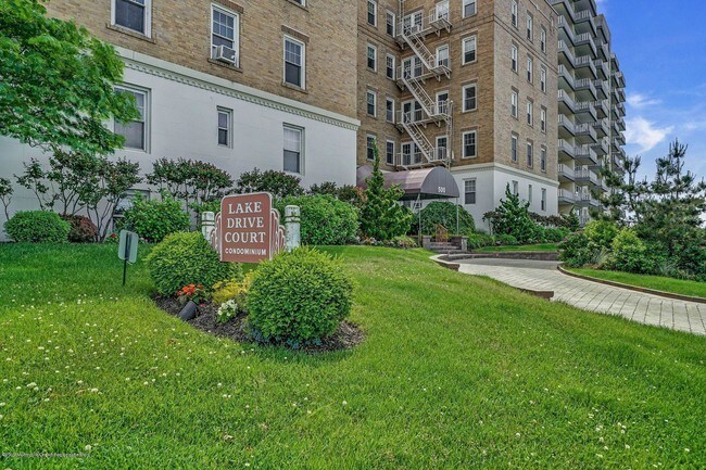 500 Deal Lake Dr-Unit -4A in Asbury Park, NJ - Building Photo - Building Photo