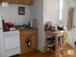 1218 Commonwealth Ave in Boston, MA - Building Photo - Building Photo
