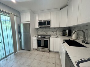 585 Park Rd in Waterbury, CT - Building Photo - Building Photo