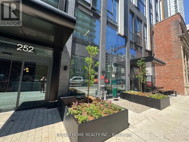 252 Church St in Toronto, ON - Building Photo - Building Photo