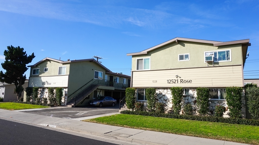 12521-12527 Rose Ave in Downey, CA - Foto de edificio