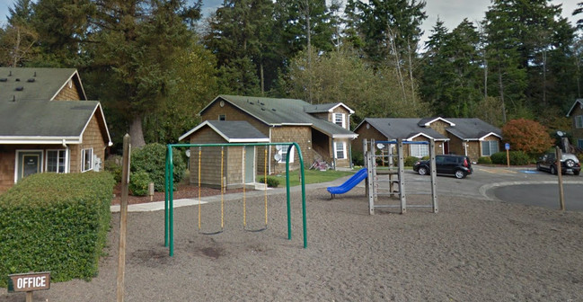 Shorewood Apartments in Cannon Beach, OR - Foto de edificio - Building Photo