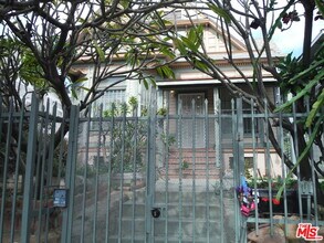 1805 W 12th Pl in Los Angeles, CA - Building Photo - Building Photo