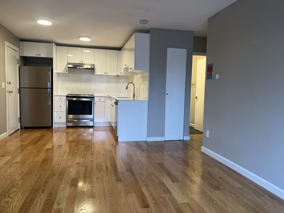 226 Parker Hill Ave, Unit 6 in Boston, MA - Building Photo