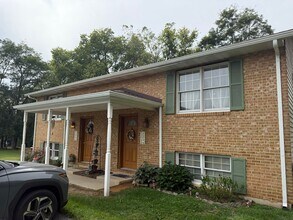 11755 Village Heights Dr in Waynesboro, PA - Building Photo - Building Photo