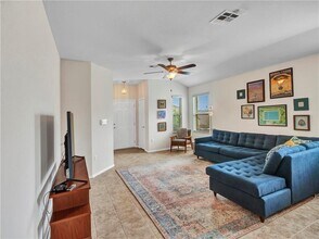 10228 Crescendo Ln in Austin, TX - Building Photo - Building Photo