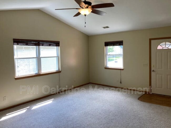 247 Westhaven Dr in Troy, OH - Foto de edificio - Building Photo