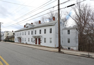 92-98 Boswell Ave in Norwich, CT - Building Photo - Building Photo