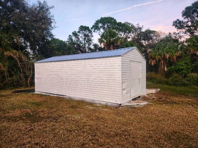 5710 Graham St in Cocoa, FL - Foto de edificio - Building Photo