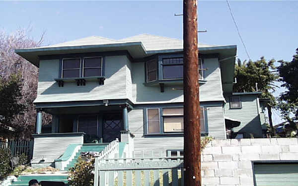 1319 Kellam Ave in Los Angeles, CA - Foto de edificio - Building Photo