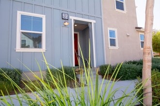 7039 Mallow Dr in Fontana, CA - Building Photo - Building Photo