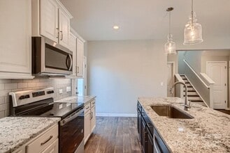 170 Fairfield Dr in Troutman, NC - Building Photo - Building Photo