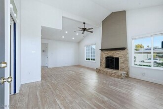 6353 Whippoorwill Way in Las Vegas, NV - Building Photo - Building Photo