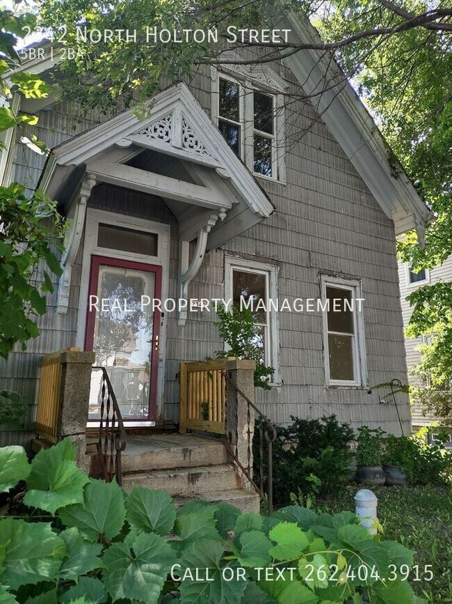 property at 2342 N Holton St