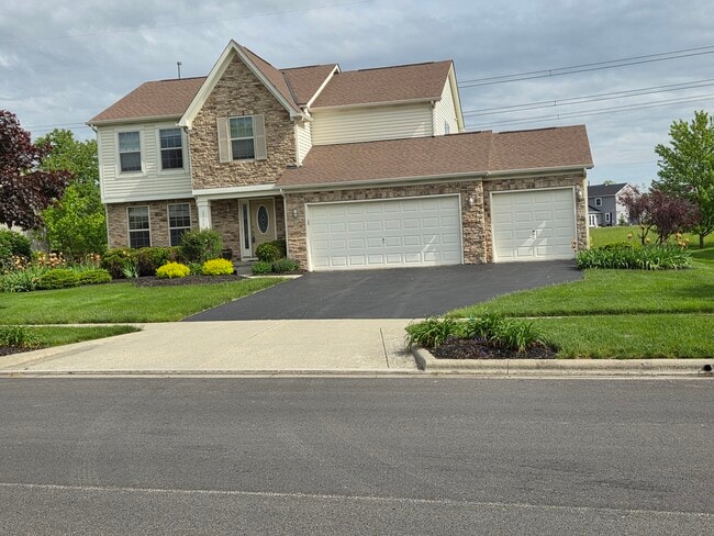 2771 Abbey Knoll Dr in Lewis Center, OH - Foto de edificio - Building Photo