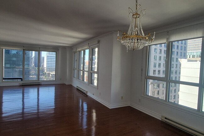 1210 Blvd. De Maisonneuve Ouest in Montréal, QC - Building Photo - Building Photo