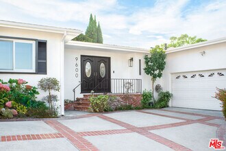 9600 Beverlywood St in Los Angeles, CA - Building Photo - Building Photo