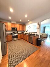 17 E Willow Rd in Wheeling, IL - Foto de edificio - Building Photo