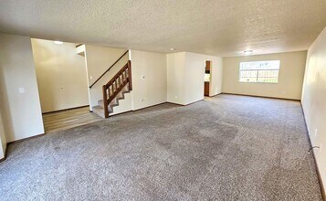 12876 SW Winter Lake Dr in Tigard, OR - Building Photo - Building Photo