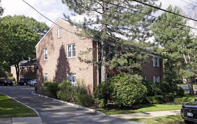 Palmer Terrace Cooperative Apartments in New Rochelle, NY - Foto de edificio - Building Photo