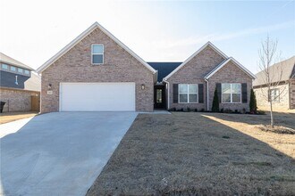 5653 Poppy Ave in Springdale, AR - Building Photo - Building Photo
