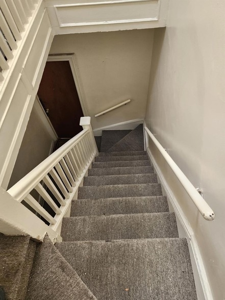 81-10 37th Ave in Queens, NY - Building Photo - Building Photo