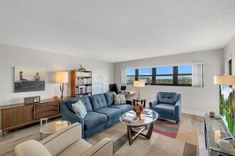 3200 Port Royale Dr N, Unit 1104 in Fort Lauderdale, FL - Foto de edificio - Building Photo