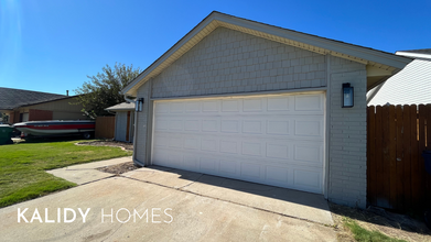 609 Westridge Dr in Yukon, OK - Building Photo - Building Photo