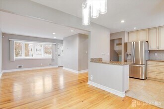 3316 Beverly Rd in South Plainfield, NJ - Building Photo - Building Photo