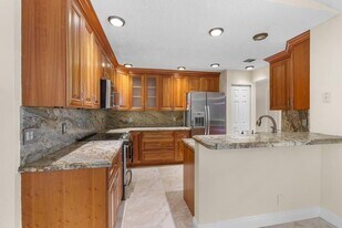 4806 S Lee Rd in Delray Beach, FL - Building Photo