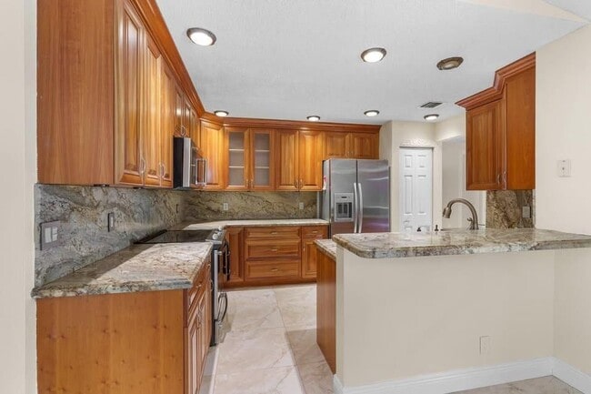 property at 4806 S Lee Rd